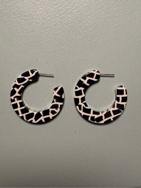 Machete Kate Hoops in Tokyo